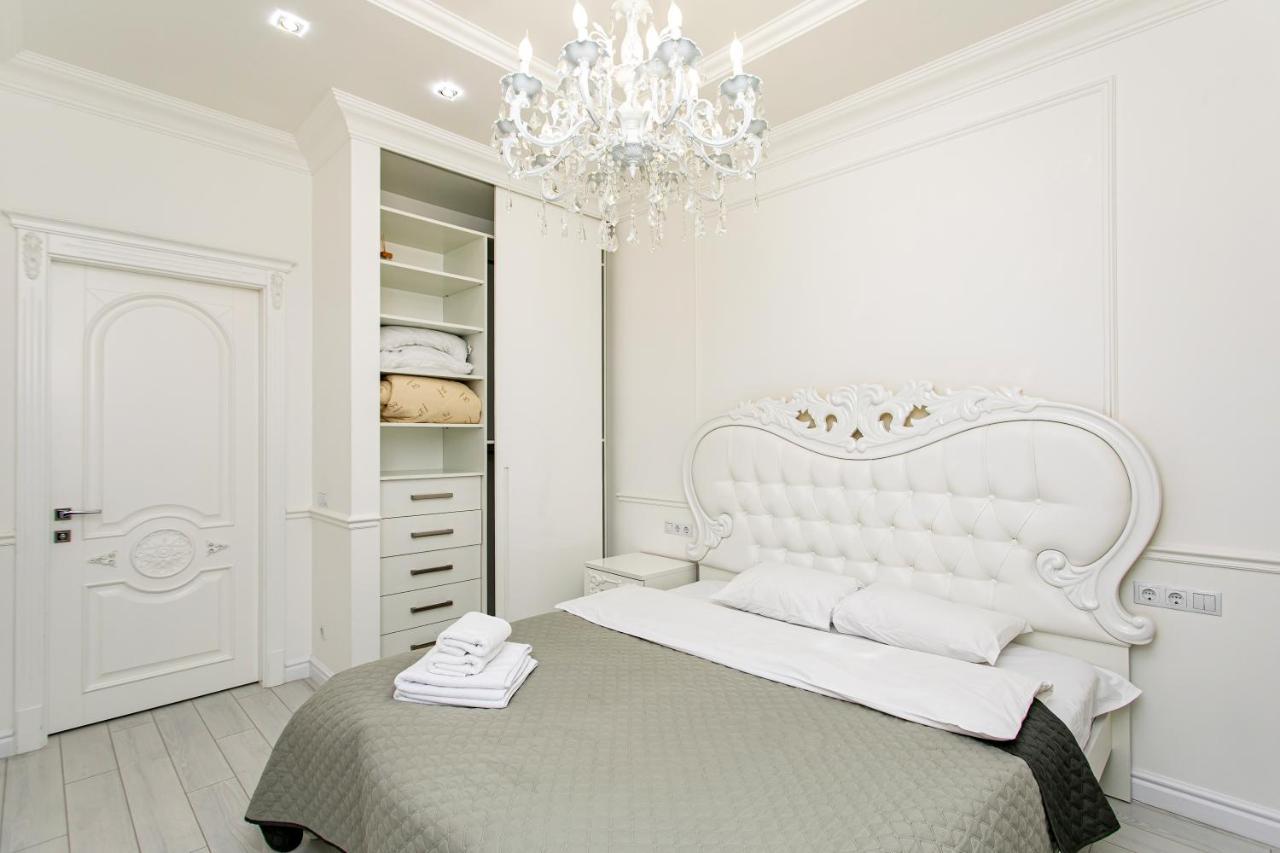 Petrovdom Apartments 10-353 In Rc Central Park, 7 John Mccain Street Kiev Eksteriør billede