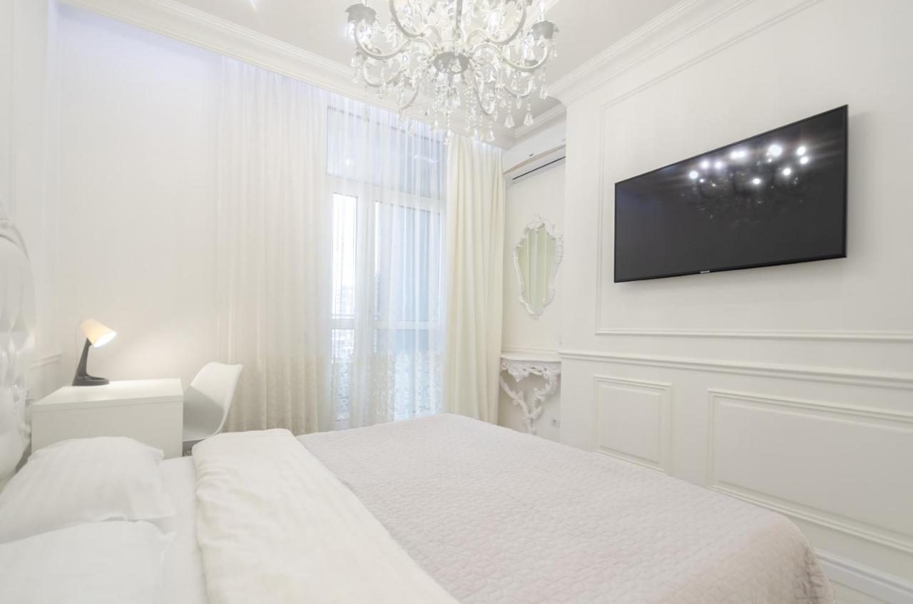 Petrovdom Apartments 10-353 In Rc Central Park, 7 John Mccain Street Kiev Eksteriør billede
